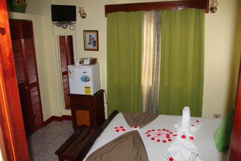 Belcove Hotel & Guesthouse Белиз Сити Екстериор снимка